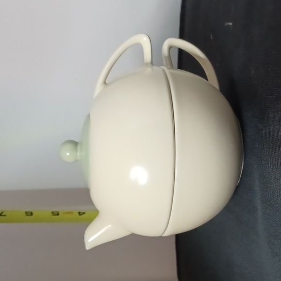 Tea Set - Picture 2 of 7